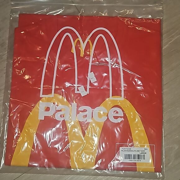 Palace x McDonald’s Tee Large - Picture 1 of 2